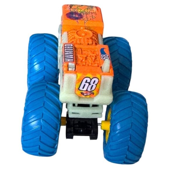 Hot Wheels 5 Alarm Fire Truck Monster Jam Truck #68 HWMTFD Glow Dark - Picture 2 of 4